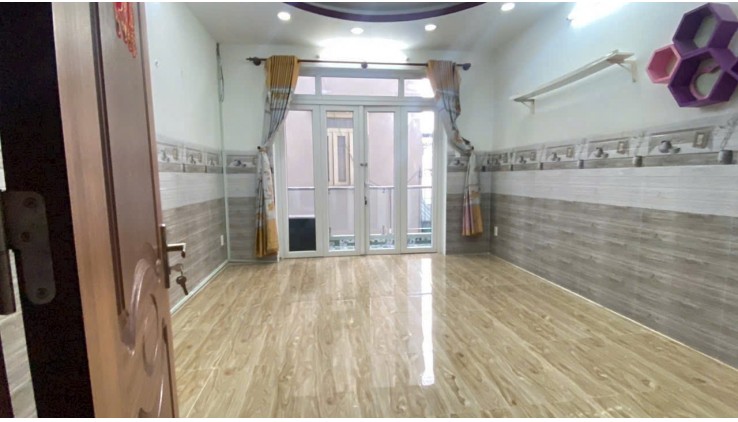 SOS  Tân Thành 40m2 - HXH Vô Nhà - 2 tầng - ngay UBND Tân Phú